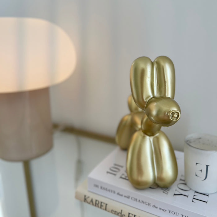 gold balloon dog